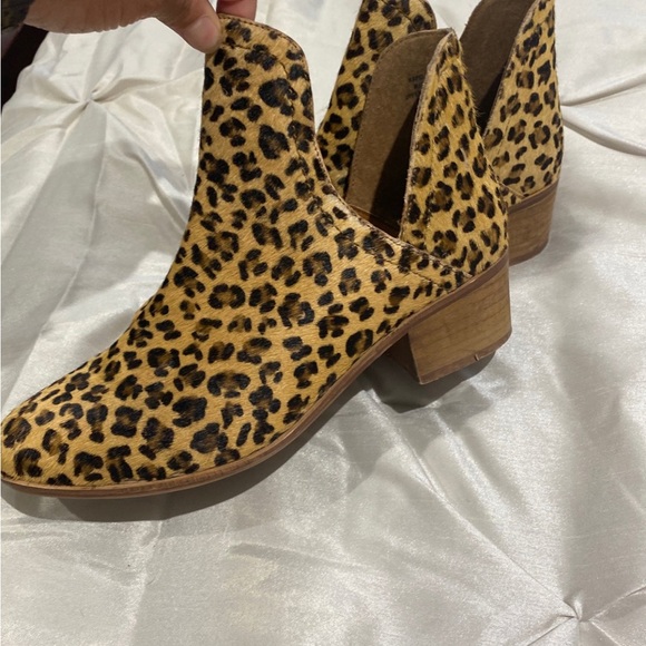 Cheetah booties - Picture 4 of 5